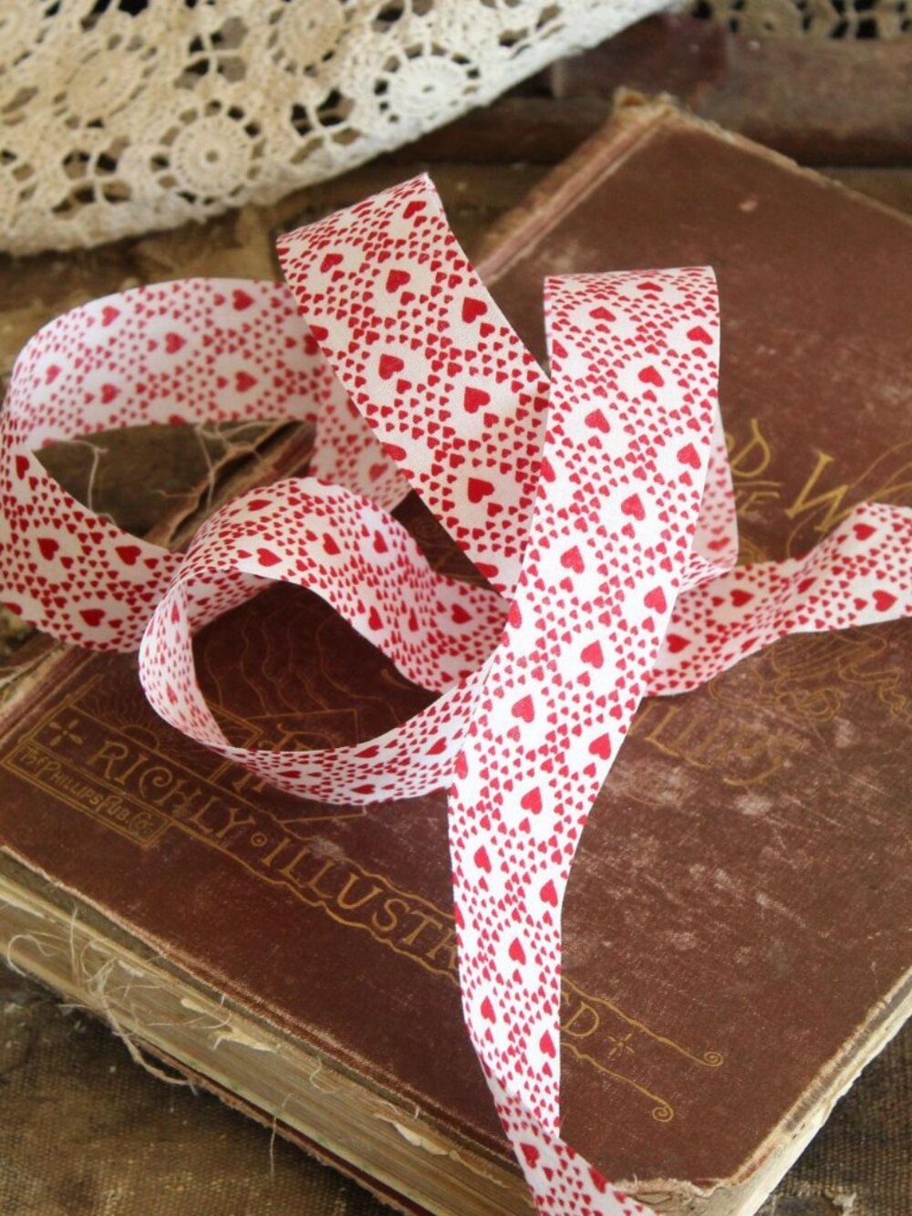 Vintage 1980s 1990s Offray Heart Ribbon Trim, 1 .5 Inch Wide 47" long - Picture 10 of 10